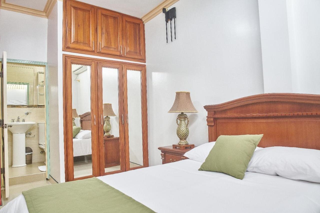 Departamentos Marcecilia De 2 Y 3 Habitaciones En El Centro De 만타 외부 사진